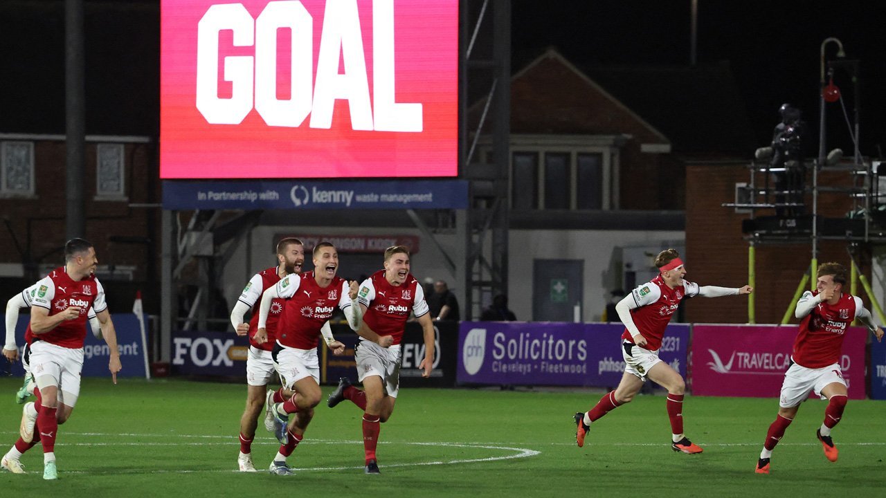 Arsenal 4. lig takımı Fleetwood Town'a elendi!