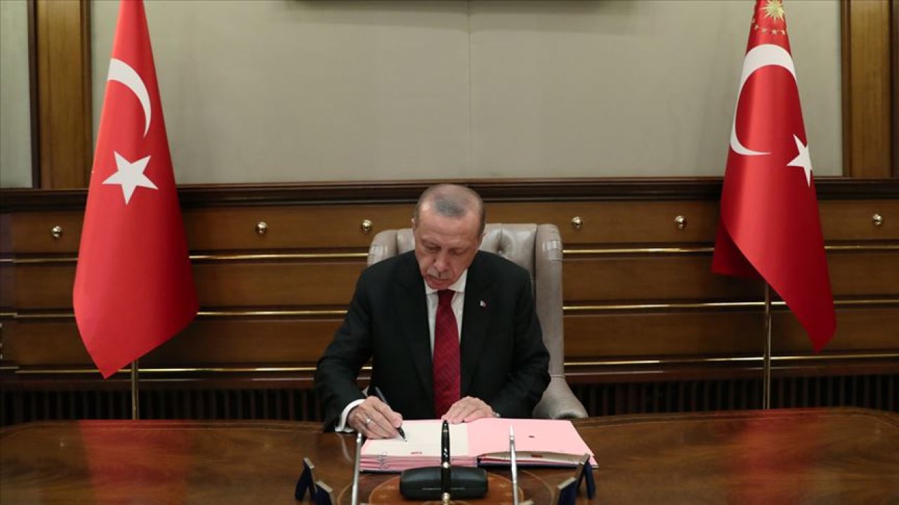 Cumhurbaşkanı Erdoğan belgede yanlış yere imza attı!