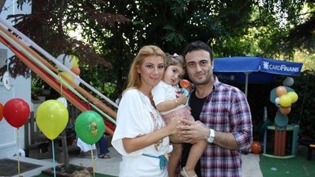 Ünlü Şarkıcı 3. Kez Eşine Döndü