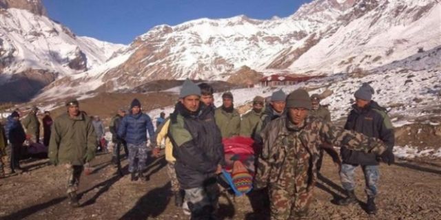 Nepal'de düşen çığda ölü sayısı 20'ye yükseldi