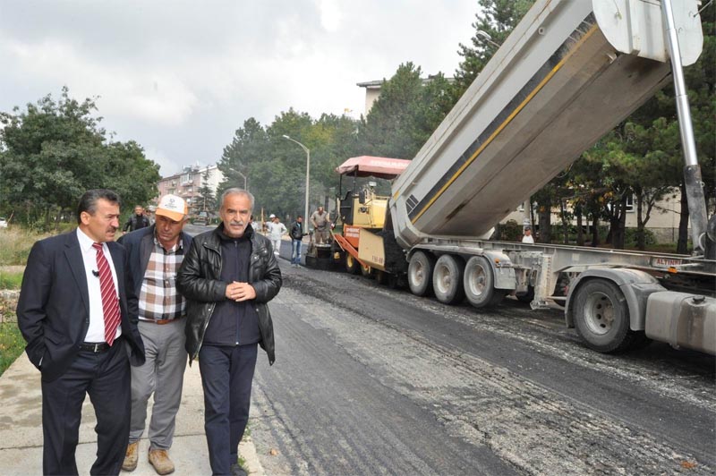 Seydişehir'de lojmanlar bölgesi asfaltlanıyor