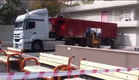 Hastane önünde patlama