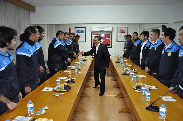 Başkan Tutal sporcularla bir araya geldi