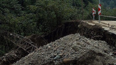 Sri Lanka'da Toprak Kayması: 10 Ölü, 250 Kayıp