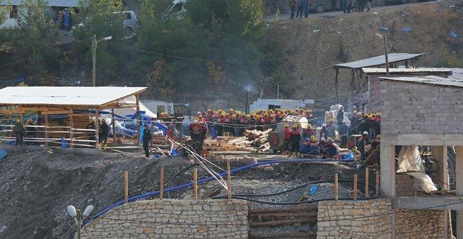 Ermenek'te Madenci Yakınları İçeri Alınmaya Başladı