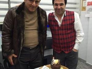 Prof. Cevat Özpınar Hocaya yaş pastalı kutlama