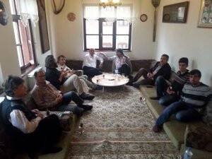 Prof. Mustafa Şahin, Veli Tolu, Mustafa Özdemir, Salim Özdemir, İbrahim Dıvarcı ve dostları Kandil Etliekmek Evi’nde