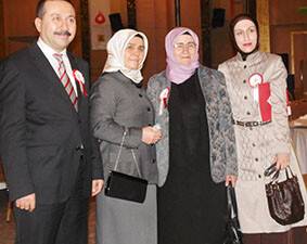 Başbakan Davutoğlu’nun Ablası Gökbel Ailesi yan yana