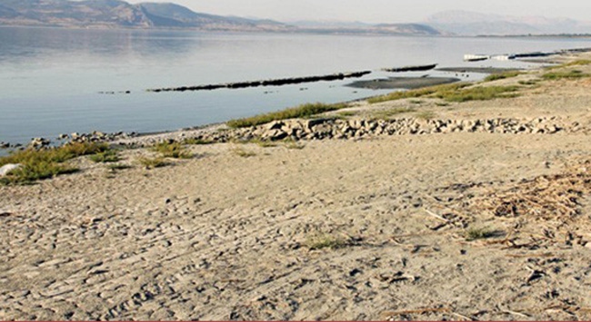 Akşehir Gölü'nde İnsan İskeleti Bulundu