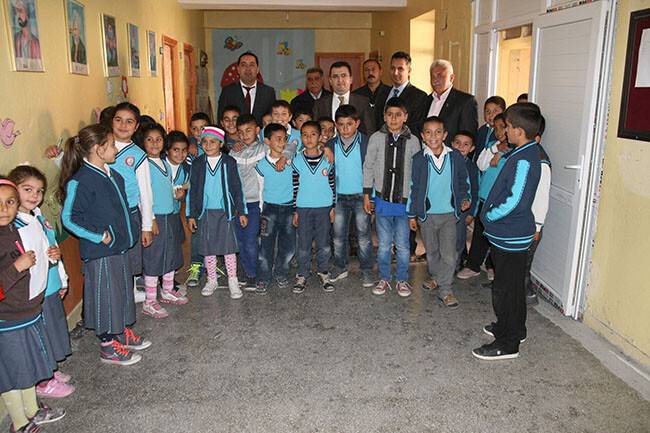 Avcı, okulları inceliyor