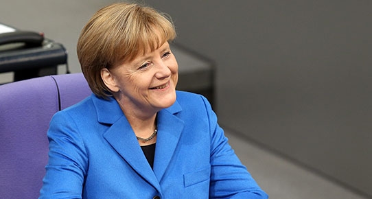 Merkel: Medeni cesaret gösterenlere borçluyuz