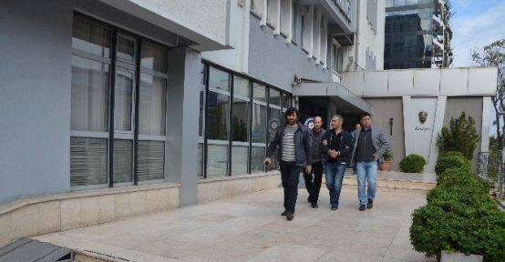 Küçük Kızının Gözleri Önünde Katledildi