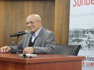 Kâmil Uğurlu şiirlerini sundu