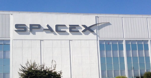 SpaceX, Uzaya 700 Uydu Gönderecek!