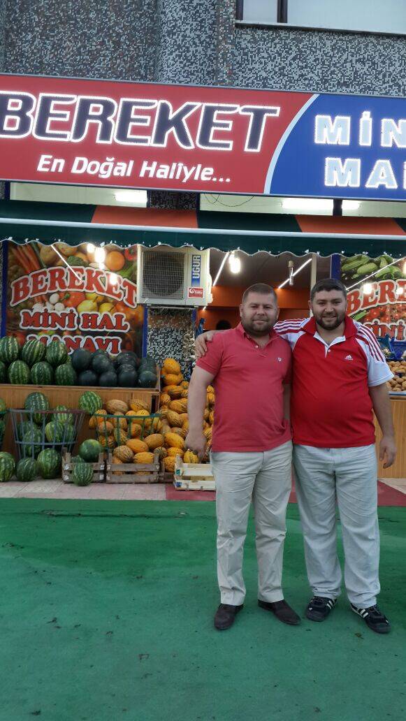 Salih Özkan ile Doğan Cömert Bereket Mini Hal Markette