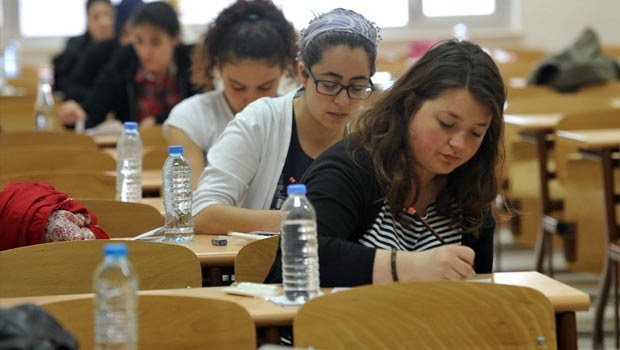 Üniversiteye Giriş Sınavında Kızlar Daha Başarılı Çıktı