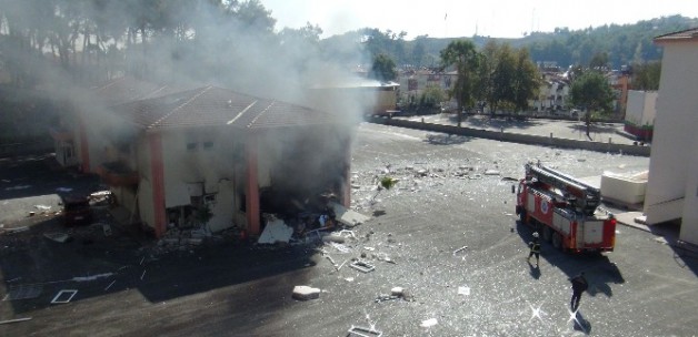Okul binasında patlama