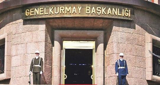 Askeri araçlara ateş açıldı