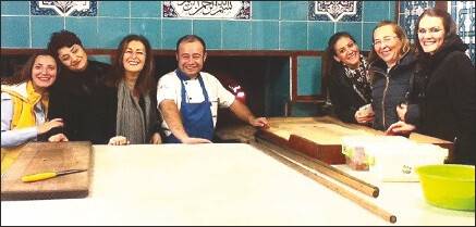 Türsab Yönetim  Kurulu Üyeleri  Kandil Etliekmek  Evi’nde Selçuklu  Fırını Önünde