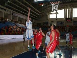 Selçuklu basketbolla sevindi