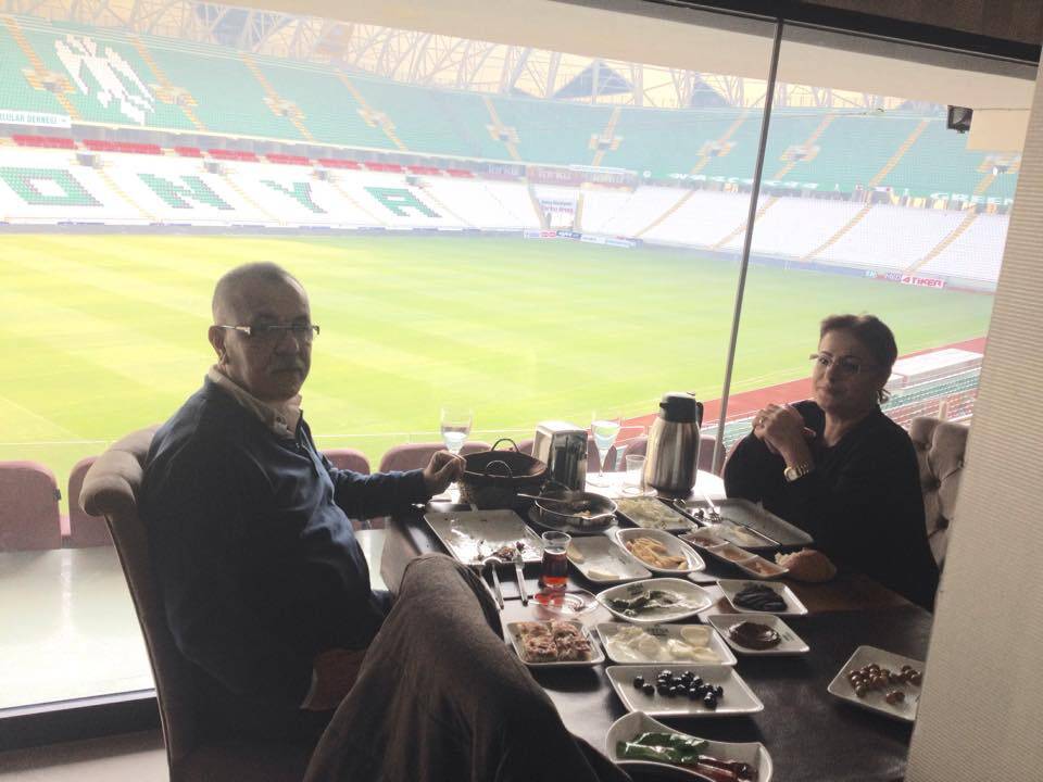 Kamanlı Çifti Arena restoranda