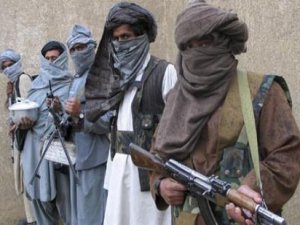 Afganistan'da 21 Taliban Üyesi Teslim Oldu