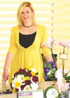 Diyetisyen Aslı Hanımın Odasında  Çiçekler Açmış
