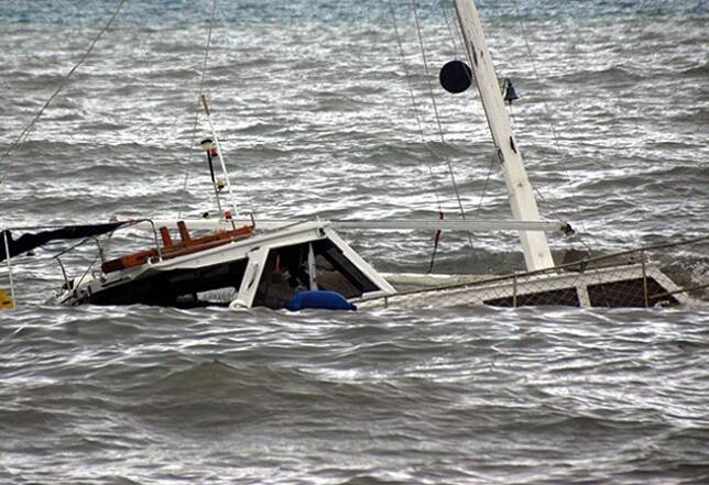İzmir'de tekne battı: 1 ölü, 2 yaralı