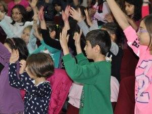 NEÜ Çocuk Korosu Çalışmalarını Sürdürüyor