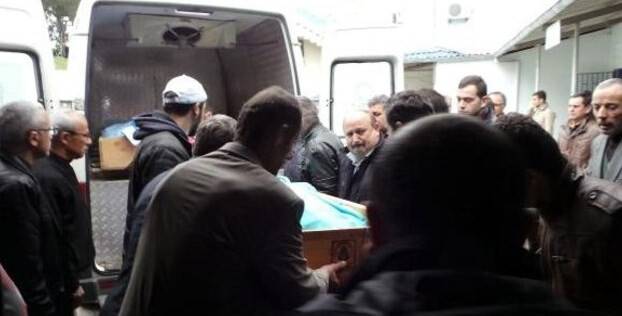 Binlerce voltluk elektriğe kapılıp öldü