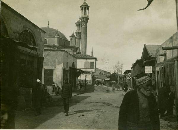 Tarih bu sokakta dondu!