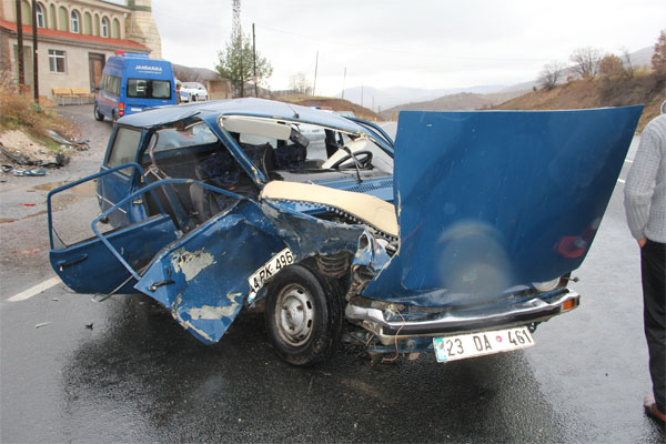 Elazığ'da trafik kazası: 1 ölü, 6 yaralı