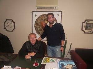 Baba oğul Sırıt’lara nazar boncuğu hediye ediyoruz