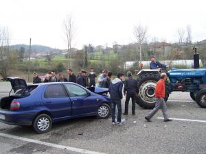 Zonguldak'ta İki Otomobil Çarpıştı: 1 Ölü, 4 Yaralı