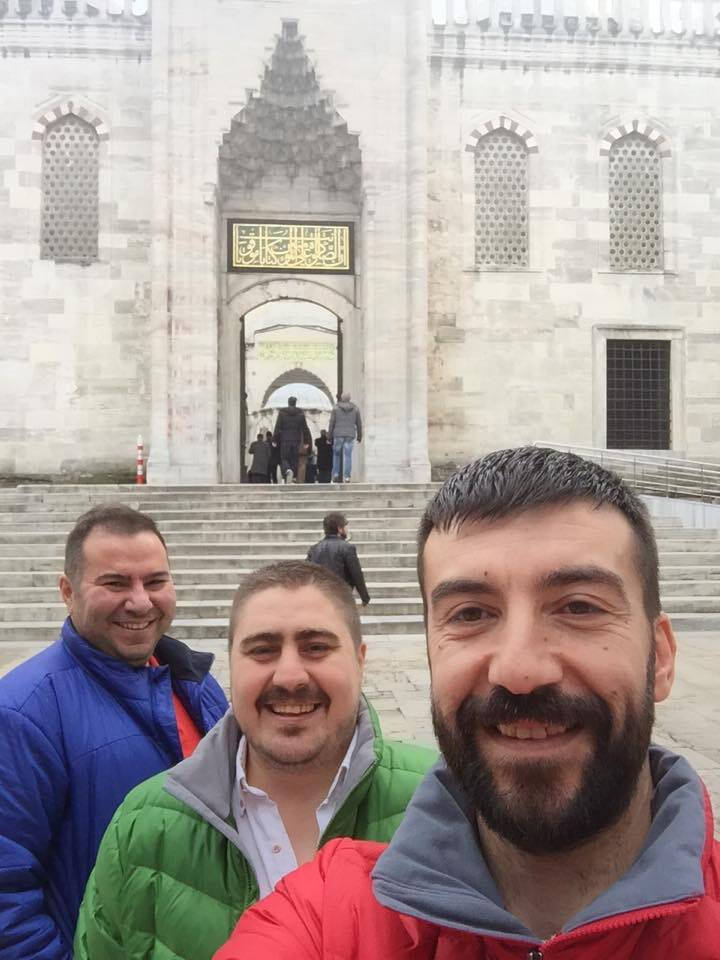 Sultanahmet’te Cuma selfiesi