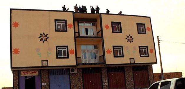 IŞİD'den korkunç infaz! Çatıdan aşağı attılar