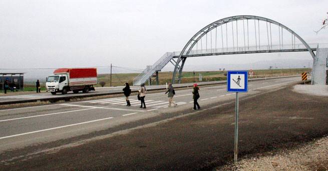 Üstgeçit var ama!