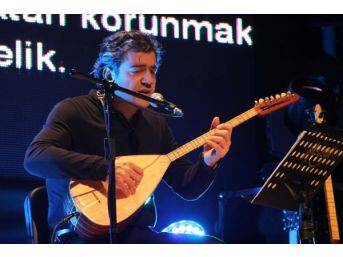 Doktor Çift Konser Verdi