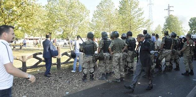 Hatay'da Protestocular Yolu Kapattı!