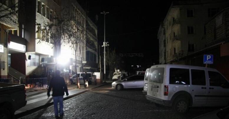 Diyarbakır'da polise şok saldırı...