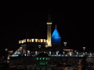 Mevlana Müzesi'ne 4 renkte ışıklandırma