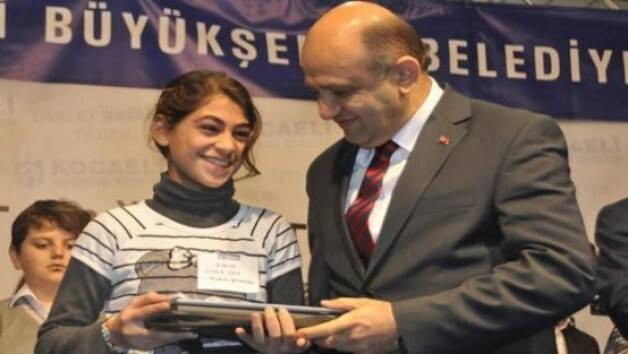 Devlet Suriyelilere 27.500 Tablet Bilgisayar Dağıttı