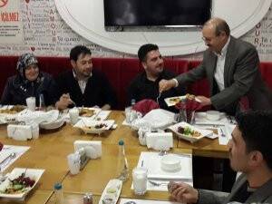 Başkan Sorgun, Emirhan Doğan’ı elleri ile besledi