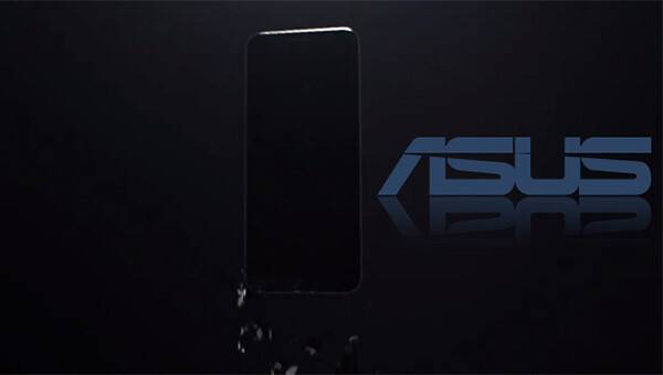 Asus, 3 kameralı telefon ile karşımızda