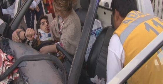 15 Yaşındaki Çocuk Bisikletle Kamyonete Çarpıp Şoförün Yan Koltuğuna Oturdu