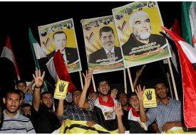 Gazze'deki Filistinliler Erdoğan Posterleriyle Yürüdü