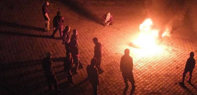 Maskeli gruplar Hakkari'yi yine karıştırdı