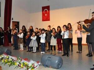 NEÜ Caka Korosu Konser Verdi