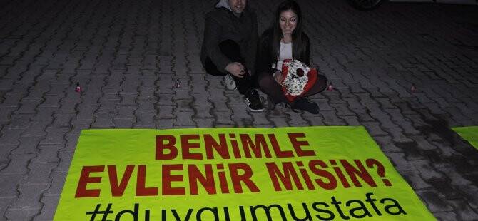 YENİ YILDA SÜRPRİZ EVLİLİK TEKLİFİ