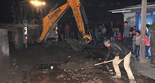Cizre'deki hendekler kapatılıyor